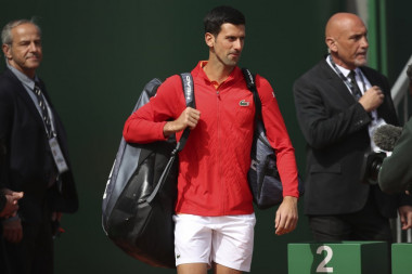 A MOMENT THAT WILL BE HARD TO FORGET! Did Novak expect such a reaction from the audience in HIS Monte Carlo? (VIDEO)