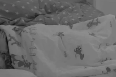 Mateja Matijević pokazao kako ZAKUCAVA u Minu Vrbaški: RAZVALILI KREVET I SVE FEDERE, spavaća soba odzvanjala od njenih uzdaha! (VIDEO)