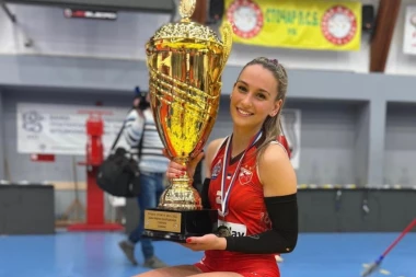 DOKAZ DA KRV NIJE VODA: Milojeva ćera VRHUNSKI libero!