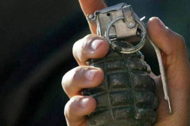 PRONAĐENA BOMBA U BORČI! Meštani je uočili kod kanala!