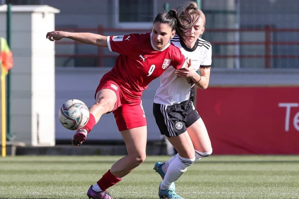 ONA JE VEĆ SRUŠILA LAJPCIG: Najbolja srpska fudbalerka dominira Bundesligom - dva pogotka dovoljna da se savlada ženska ekipa budućeg Zvezdinog rivala! (FOTO, VIDEO)