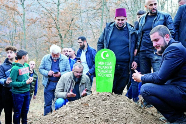 RASKOL ZBOG OBDUKCIJE: Usame tvrdi da je Muftija bio vitalan, a Elma da je imao je tešku aortnu stenozu!
