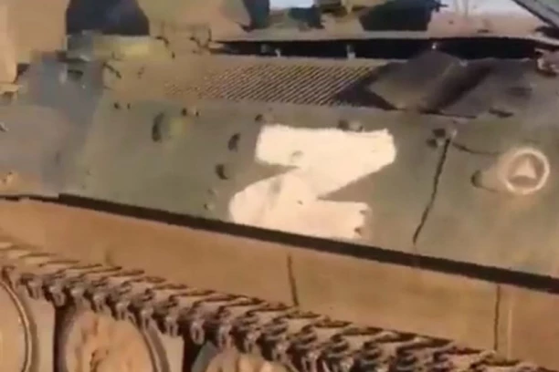 ZABRANJENI RUSKI VOJNI SIMBOLI! Za isticanje slova "Z", "V" i Georgijevske lente kazne do 500 dolara!