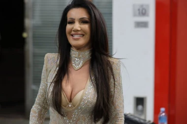 Dušica Grabović UPOREDILA AFERU PROSTITUCIJA sa INTIMNIM SNIMKOM: Evo šta je VEĆE ZLO od ta dva, pevačica šokirala ovim rečima! (VIDEO)