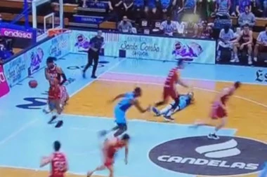 JEZIVA SCENA NA ŠPANSKIM KOŠARKAŠKIM TERENIMA: Zbog povrede je morao hitno na operacioni sto - sprečeno je ono najgore! (UZNEMIRUJUĆI VIDEO)