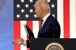 BAJDEN POČEO DA HALUCINIRA? Nova bruka pred kamerama, pogledajte šta je sada predsednik SAD uradio! (VIDEO)