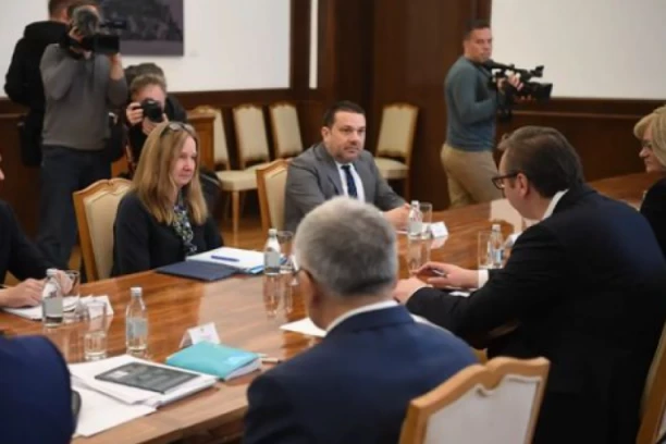 VUČIĆ SA DELEGACIJOM SVETSKE BANKE: Počeo sastanak u Predsedništvu