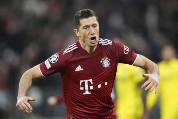 OSTAJE U BAJERNU ILI ODLAZI U BARSU? Levandovski doneo konačnu ODLUKU - Poljak stavio TAČKU!