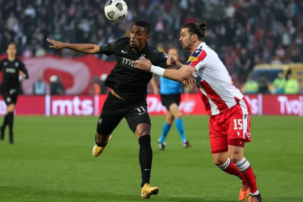 O ČEMU PRIČAMO? Velika LEGENDA Zvezde ljuta kao RIS posle Večitog derbija - NEVEROVATNO i NEZAPAMĆENO!