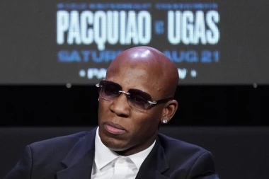 PRETRPEO 216 UDARACA: Bokser prebačen u BOLNICU! (FOTO)