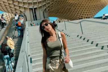 Ne  vraća joj se kući: Anastasija UŽIVA KOD DEČKA, najnovijim fotografijama POKAZALA lepote Sevilje