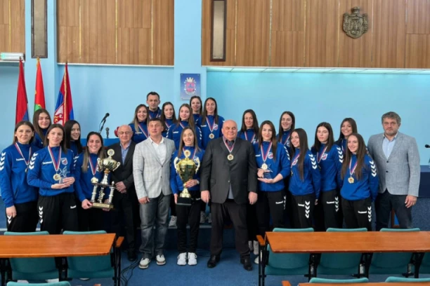 PALMA: ŽENSKI RUKOMETNI KLUB JAGODINA je NAJUSPEŠNIJI sportski kolektiv Jagodine svih vremena! (FOTO)
