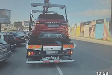 UHAPŠEN NEKADAŠNJI GLUMAC KOJI JE PRETIO PREDSEDNIKU VUČIĆU NA DRUŠTVENIM MREŽAMA: Uhvaćen je kod Nemanjine, automobil prevezen kod OUP Savski Venac.