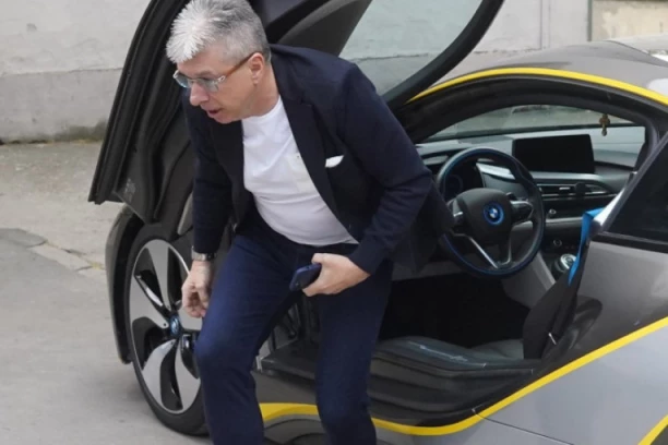 Saša Popović iskeširao 150.000 EVRA za novi automobil! Kada se pojavio, vilice svima pale! (FOTO)
