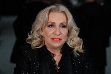 OVAJ BOGATI MOĆNIK JE STAJAO IZA VESNE ZMIJANAC! Zbog pevačice okrenuo je leđa PORODICI, a nikada nije htela da se UDA za njega!