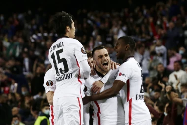 POSLE UNIŠTENJA BARSE, TRANSFER KARIJERE: Kostić na pragu bivšeg šampiona Evrope!