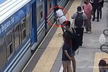 ČUDOM IZBEGNUTA TRAGEDIJA: Devojka pala ispod voza u pokretu na železničkoj stanici i PREŽIVELA (VIDEO)