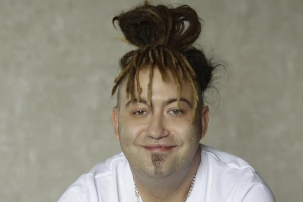 OVO JE RASTINA NOVA DEVOJKA: Anu Nikolić zamenio DECENIJU mlađom glumicom, grmi kako izgleda (FOTO)