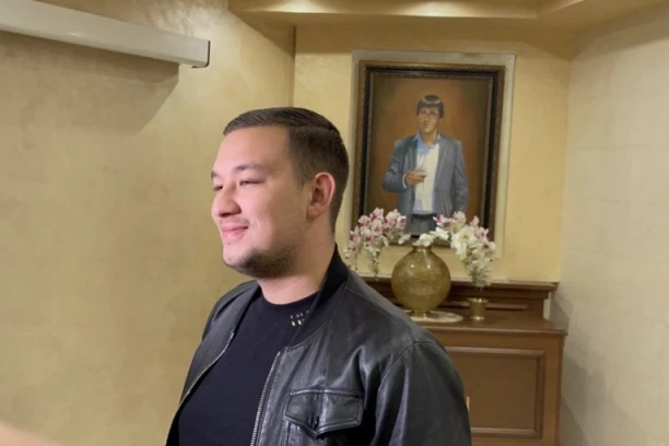 Uroš Živković stigao na veselje, PROGOVORIO o aferama i devojkama, pa otkrio šta ih kod njega LOŽI! (VIDEO)