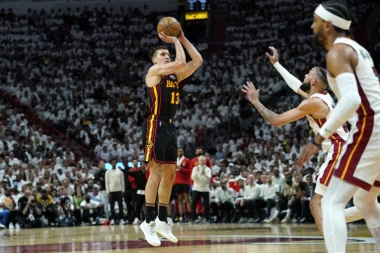 NA FLORIDI NIŠTA NOVO: Ne pomaže ni fantastični Bogdanović - Jastrebovima se bliži odmor, sjajni Batler urnisao Atlantu! (VIDEO)