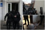 DILER PAO U GAĆAMA! Pogledajte munjevitu akciju policije! (VIDEO)