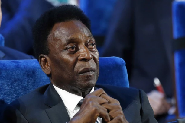 UŽASNE VESTI IZ BOLNICE: Pele kritično, jedan detalj sluti na NAJGORE!