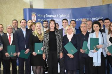 Vujović potpisala ugovore za projekte pošumljavanja širom Srbije