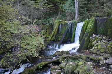 MAGIČNA REKA VRELO IMA SJAJNU LEGENDU: Srbi veruju da je veoma moćna, a mnogi tvrde da u roku od godinu dana ISPUNJAVA ŽELJE!