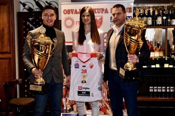 ODBOJKAŠKI KLUB CRVENA ZVEZDA KORAČA PUTEM ŠAMPIONA; Milan Vujko i Nikola Rosić - ljudi za ponos! (VIDEO+FOTO)