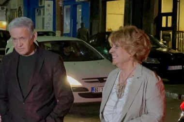 Na proslavu 50. rođendana sinu stigli i roditelji Željka Joksimovića, ne kriju sreću! (VIDEO)