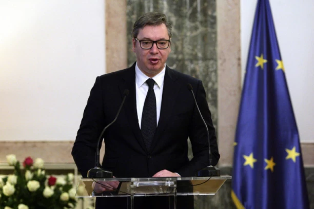VUČIĆ ČESTITAO MAKRONU POBEDU NA IZBORIMA! Francuska može da računa na Srbiju kao na iskrenog prijatelja i partnera!
