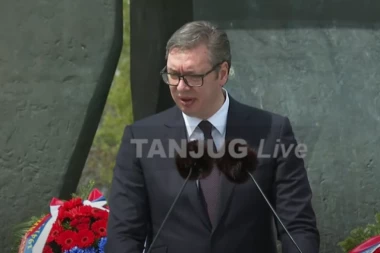 SRBJA ŽELI MIR I ŽIVOT: Predsednik Vučić na ceremoniji povodom Dana sećanja na žrtve holokausta (VIDEO)
