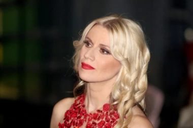 TRAGEDIJA ZAVILA PORODICU MINE LAZAREVIĆ U CRNO: Glumici preminuo otac!