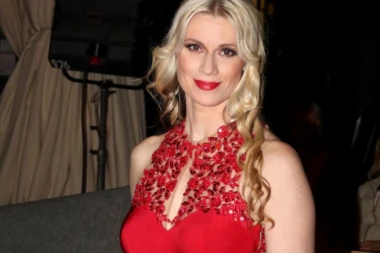 Mina Lazarević završila na OPERACIONOM stolu, potresna ISPOVEST glumice o TUMORU: Plakala sam i razmišljala šta treba da ZAVRŠIM!