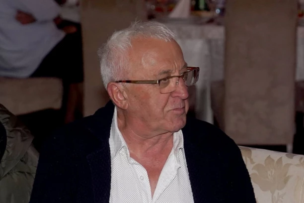 OTAC GA SA DESET GODINA OSTAVIO NA ULICI! Era Ojdanić o teškom detinjstvu: "Kredom sam pravio putanju kroz Beograd“