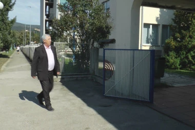 RADNICI NAMENSKE SE OPROSTILI OD DIREKTORA: Poznato vreme i mesto sahrane Radoša Milovanovića