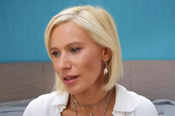 Nakon SKANDALA, Marija Veljković ovako VIDA RANE: Voditeljka pokazala u čijem je društvu (FOTO)