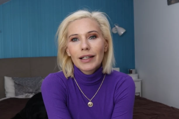 Nakon RAZVODA spakovala kofere i napustila Srbiju: Evo gde se sada nalazi Marija Veljković, voditeljka pokazala sa kim provodi leto! (FOTO)