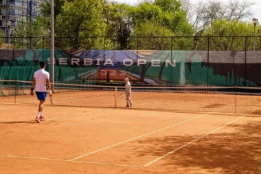 NOVAK I STEFAN ZAIGRALI TENIS NA DORĆOLU! Dubl protiv Japanaca, scene iz Beograda koje će obići svet (VIDEO)