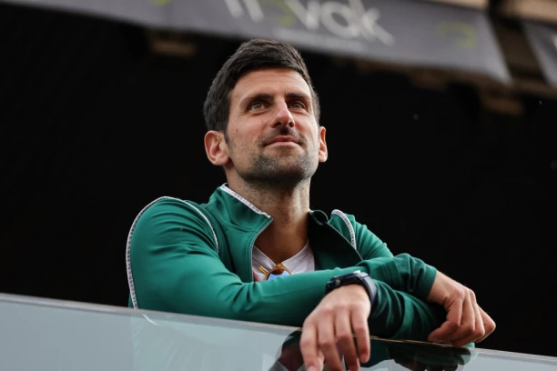 PUNI BATERIJE: Novak se na OMILJENOJ lokaciji priprema za Madrid i Rim!