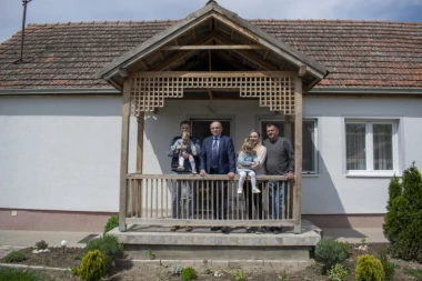 OVAKO SE BORI ZA SPAS SELA! Zahvaljujući ministru Krkobabiću porodica Hajnal se konačno skućila!