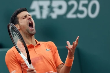 NOVAK ĆE MNOGO TOGA MORATI DA OBJASNI: Po kom zakonu fizike je ovo uspeo da uradi? I komentator je ostao u čudu! (VIDEO)