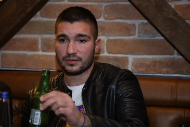 Fotografija koja KIDA SRCE sa potresnom porukom: Mirko Šijan se na današnji dan obratio pokojnom Zoranu, reči koje mu je posvetio BOLE! (FOTO)