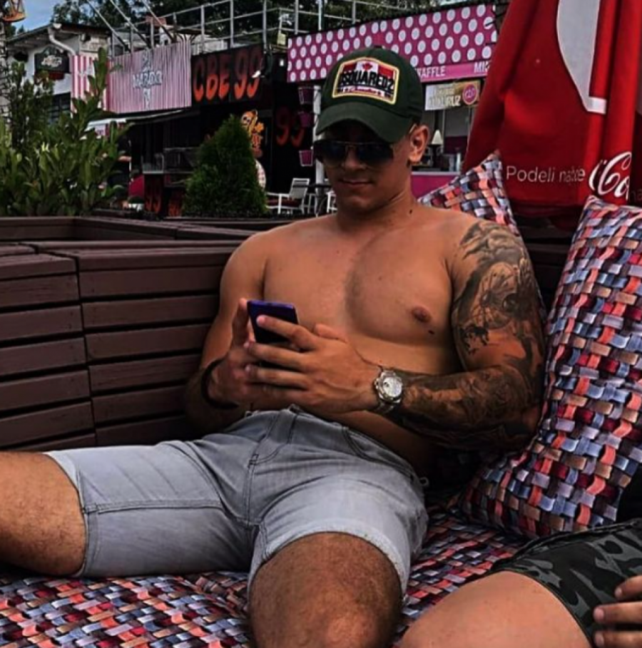 EVO KO JE KONTROVERZNI MLADIĆ KOJI JE NAVODNO SNIMAO MAJU TOKOM INTIMNOG ČINA! Bahato bogatog "Ćaletovog sina" svi pamte PO VELIKOM SKANDALU!