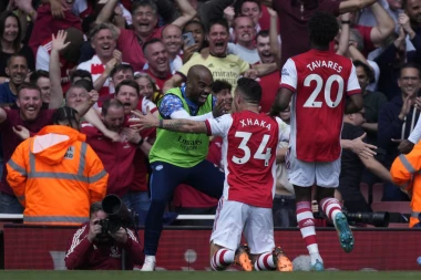 DRAMA ZA CRVENE ĐAVOLE: Džaka se SMEJE u lice Nemanji Matiću!