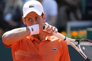 NOVAK KAKVOG NISMO VIDELI! Trenutak iz crkve koji je rastopio mnoga srca, SUZE SE SLIVAJU NIZ LICE! (VIDEO)