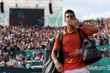 PORAZ NIJE DOLAZIO U OBZIR: Uz ovakvu podršku Novak nije mogao da izgubi, specijalni gost bodrio najboljeg tenisera sveta u Beogradu! (FOTO)