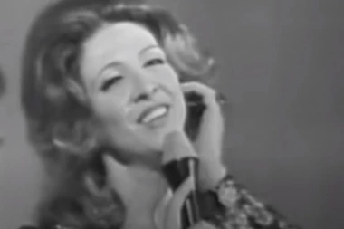 Pesmu "Na Uskrs sam se rodila" znate svi, a TRAGEDIJA koja je obeležila pevačicin život ju je UNIŠTILA: Ispovest Vasilije Radojčić tera suze na oči, krila je BOL od svih!