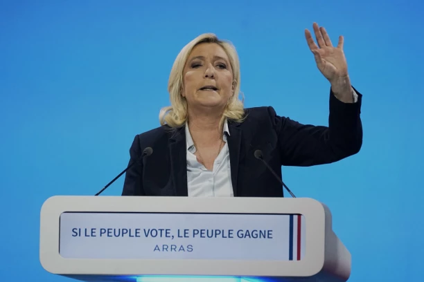 "ZNAM DA SAM MU NANELA VELIKU BOL": Marin le Pen tuguje jer je oca isterala iz stranka, a kad čujete razlog...