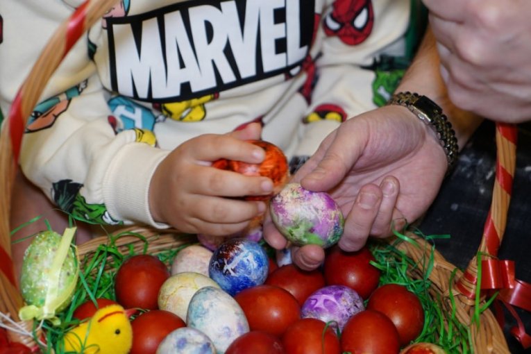 Ovako je Ana Radulović proslavljala Uskrs sa mužem i sinom pre razvoda